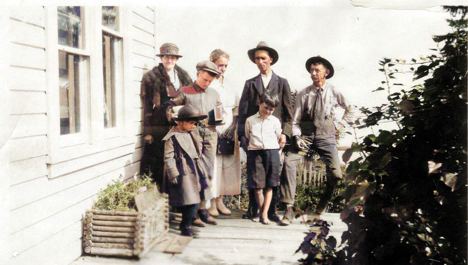 Trygve and family in 1921